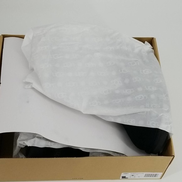 UGG Short Continuity Bow Black Boot for Women Size 6 New in Box - Picture 4 of 13